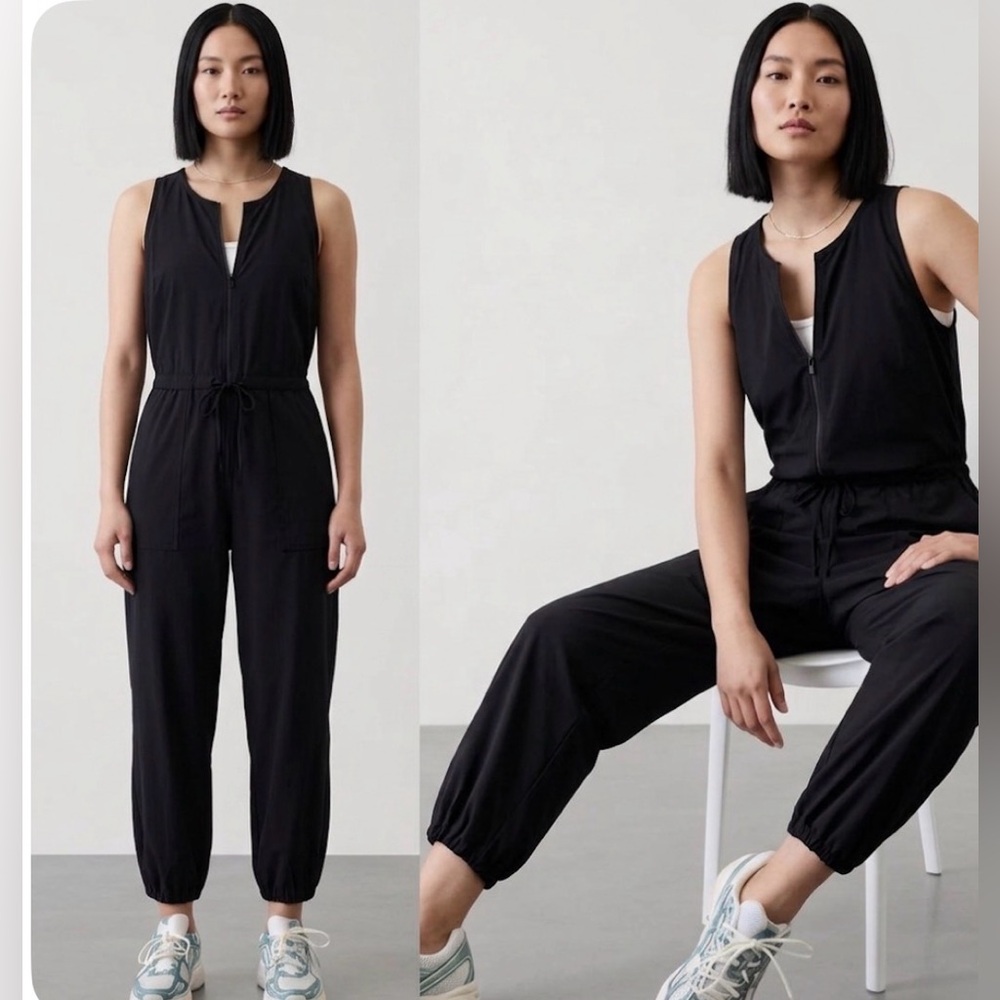Athleta - NWT women’s Flex Jumpsuit UV 40+ black sleeveless 1/2 Zipper size M
